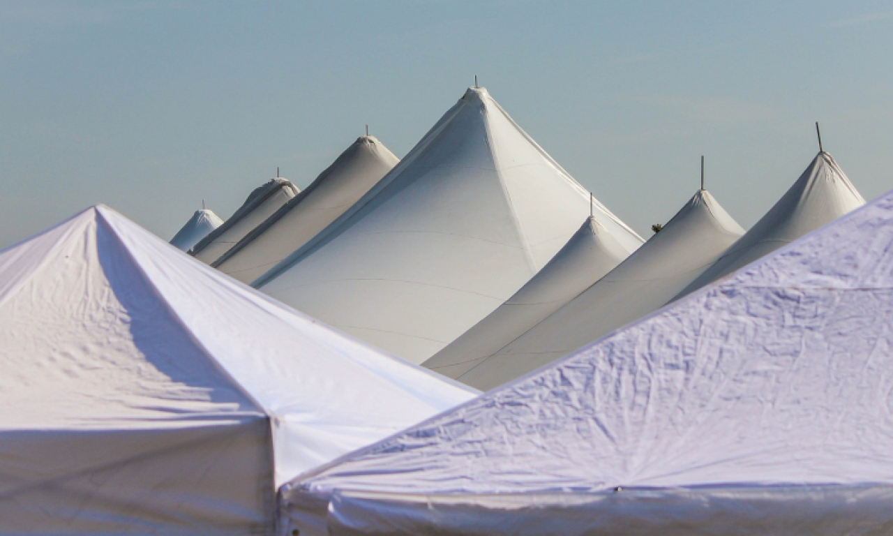3 Common Materials for Constructing Temporary Structures: Their Advantages and Disadvantages