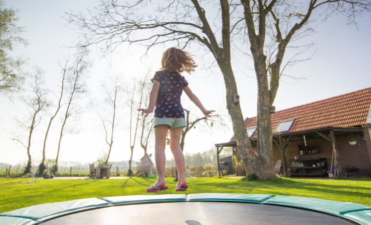 Ein Trampolin zu kaufen