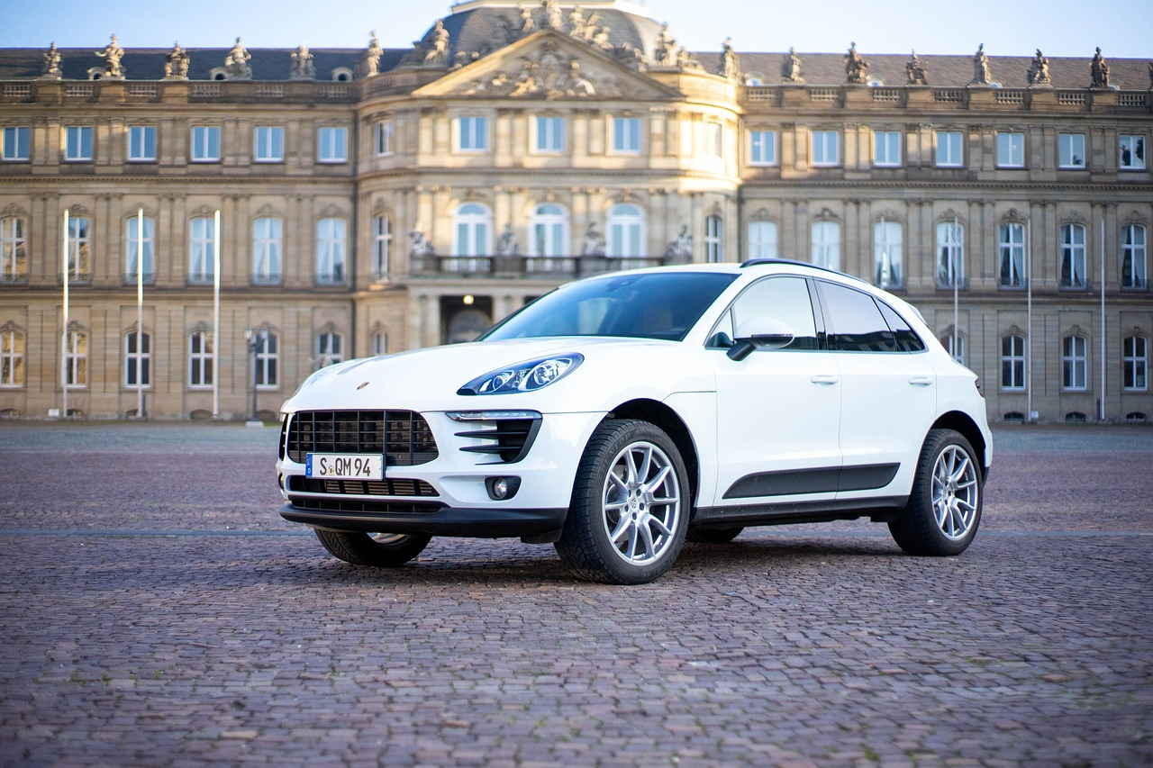  Porsche Macan Electric 2025