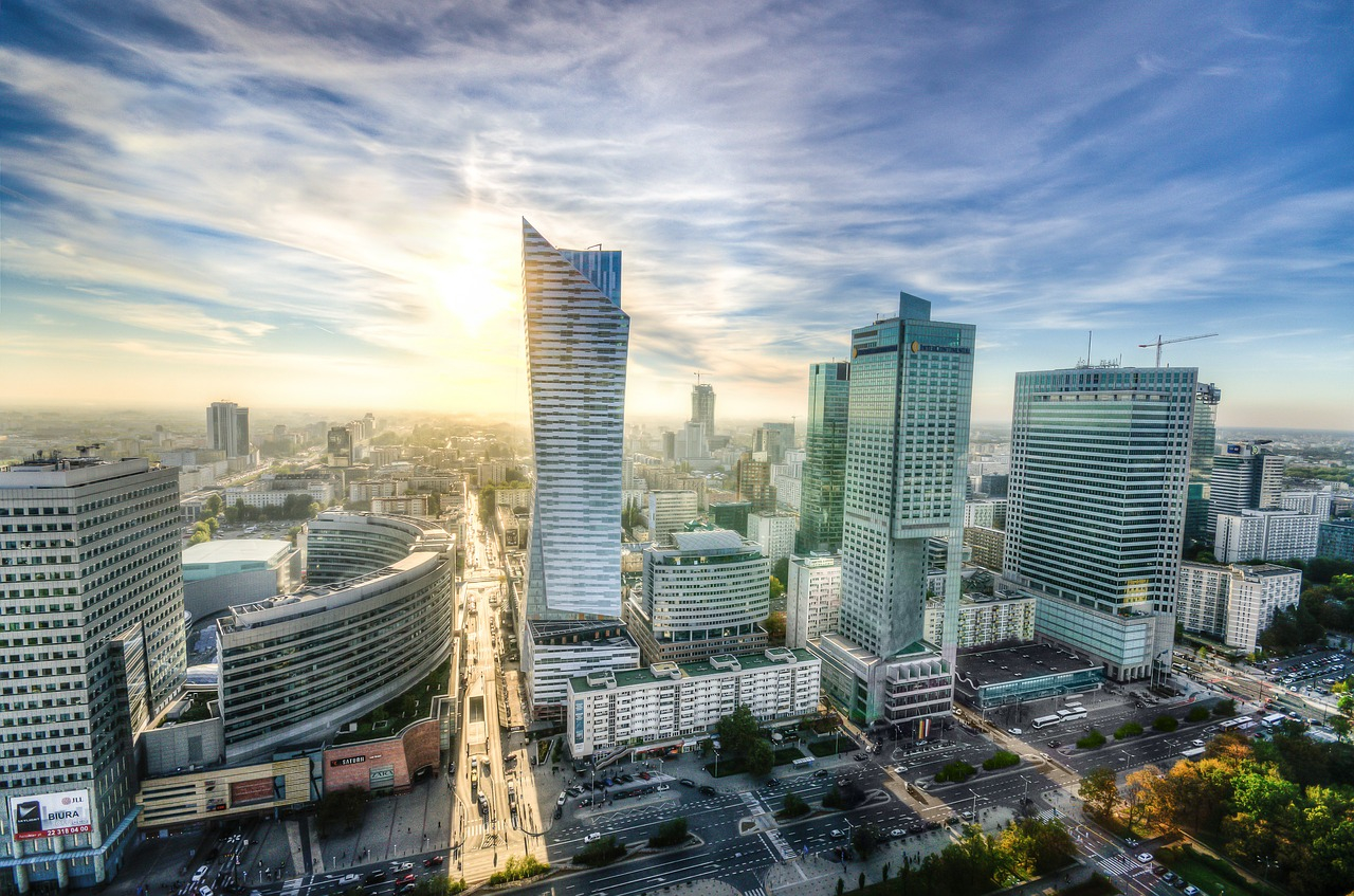 Sekrety tanich podróży międzynarodowych dla Polaków